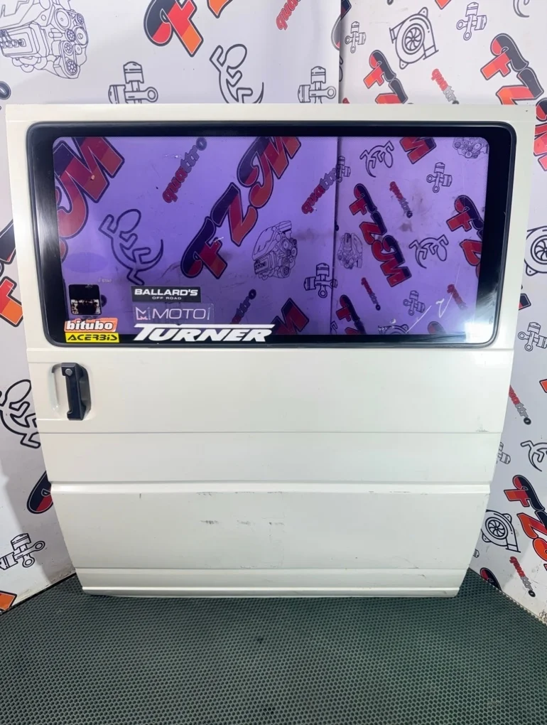 Дверь Volkswagen Transporter 703843107F T4, левая