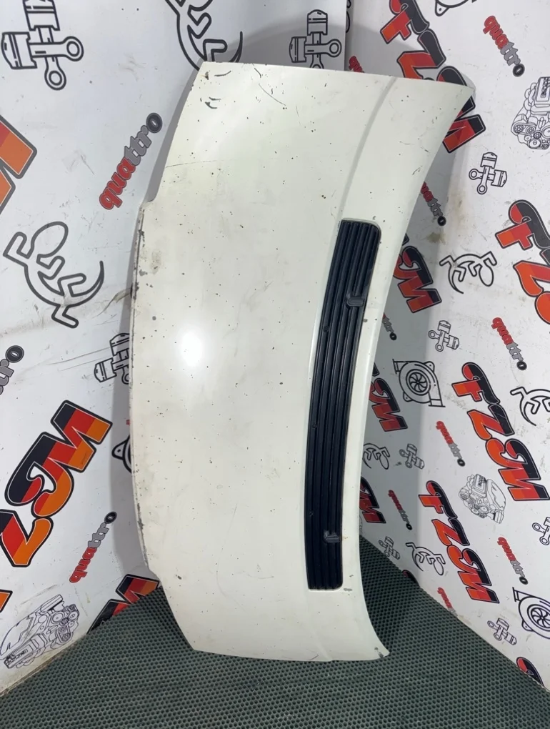 Капот Volkswagen Transporter/Caravelle/Multivan 701823033J T4, передний