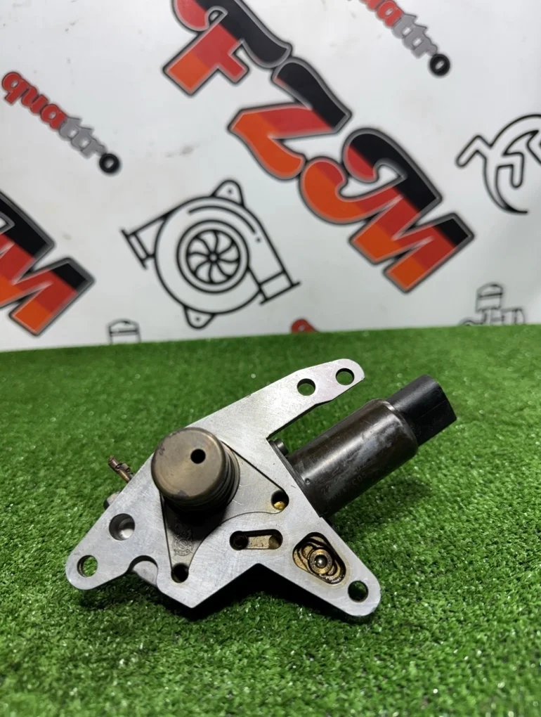 Клапан перепускной масляный Audi A4 06B103741F B7 ALT 2.0 FSI EA113