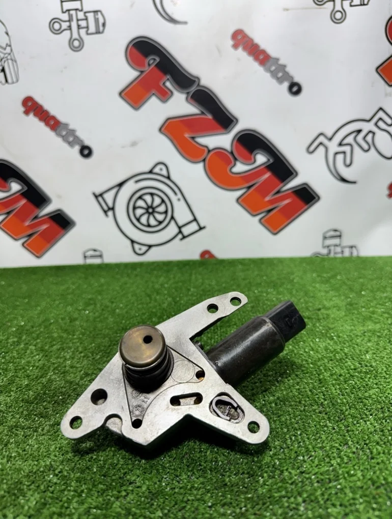 Клапан перепускной масляный Audi A4 06B103741D B7 ALT 2.0 FSI EA113