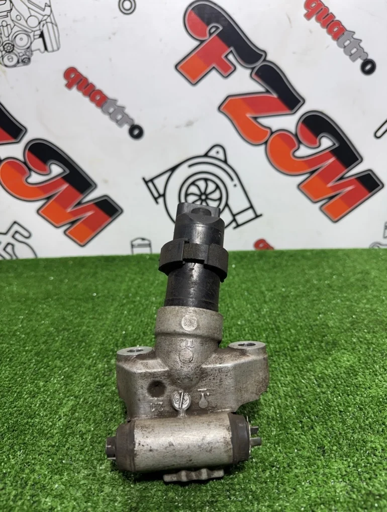 Моторчик стояночного тормоза Volkswagen Touareg 7P0609724 7P, задний правый