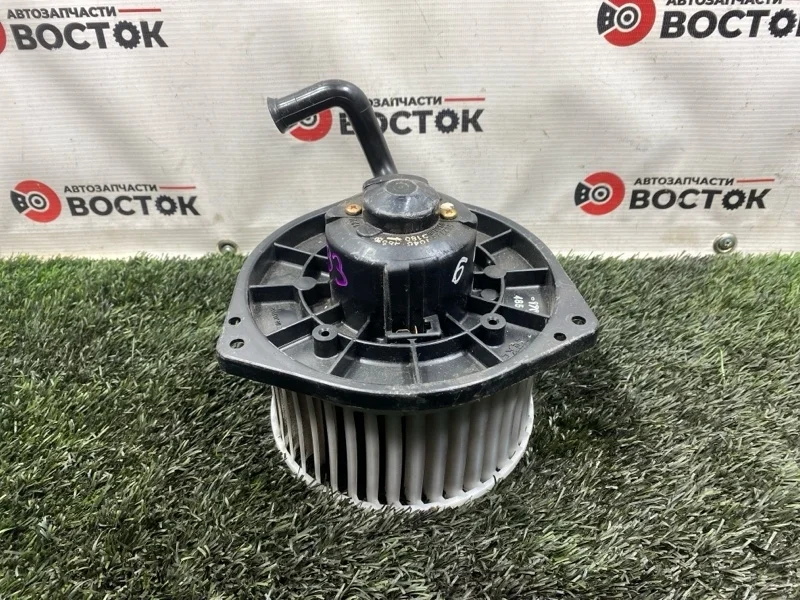 Мотор печки MITSUBISHI LANCER MR996982 CS 4G18