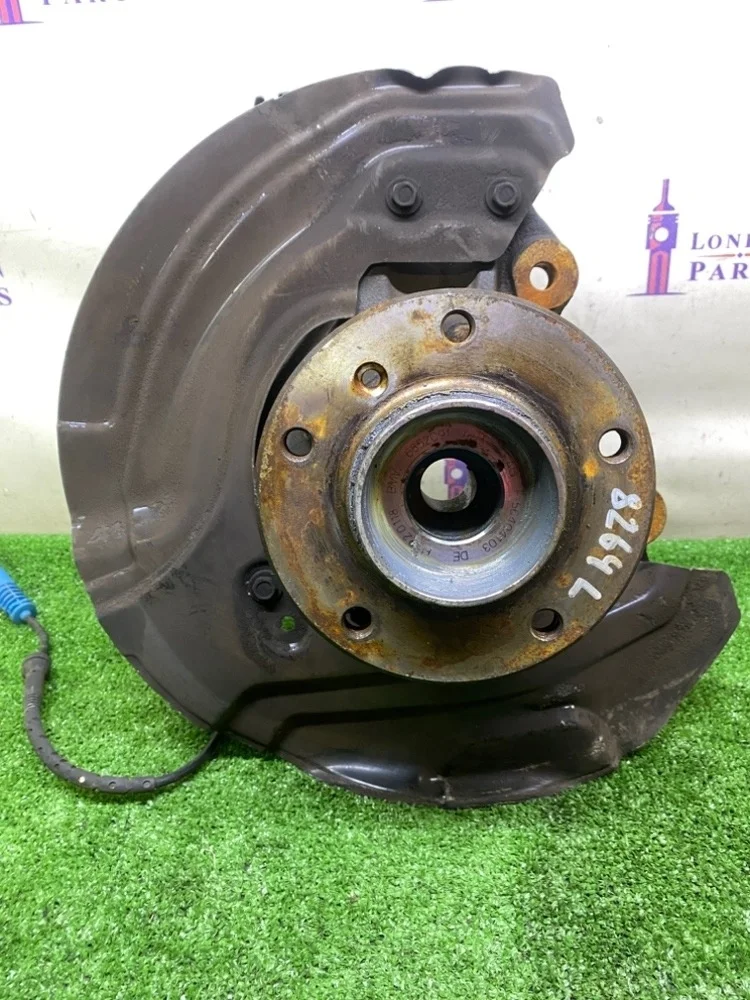 Кулак поворотный BMW X1 E84