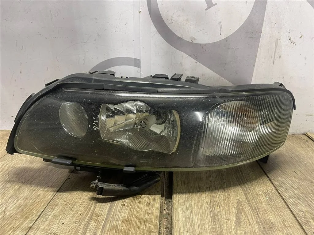 Фара правая ксенон