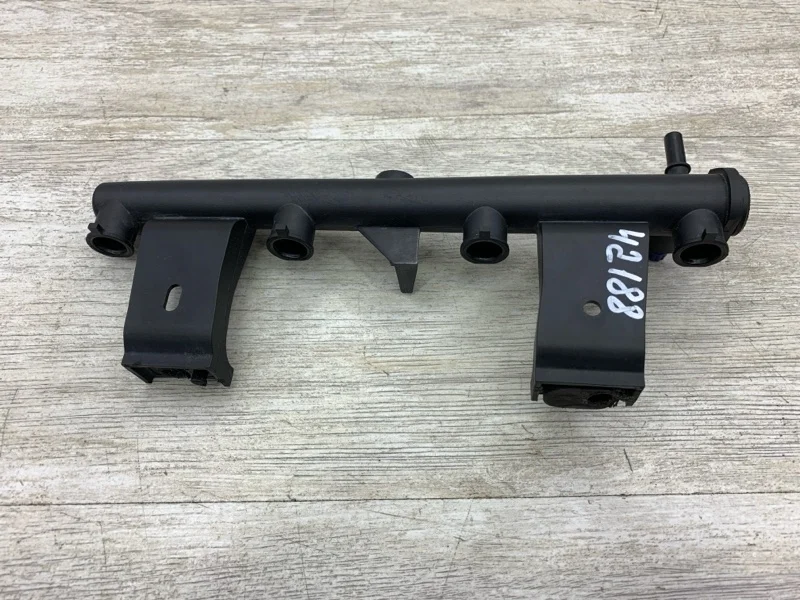 Рампа топливная PEUGEOT 307 2007 198537 УНИВЕРСАЛ TU5JP4 10 FX6Q 3142892