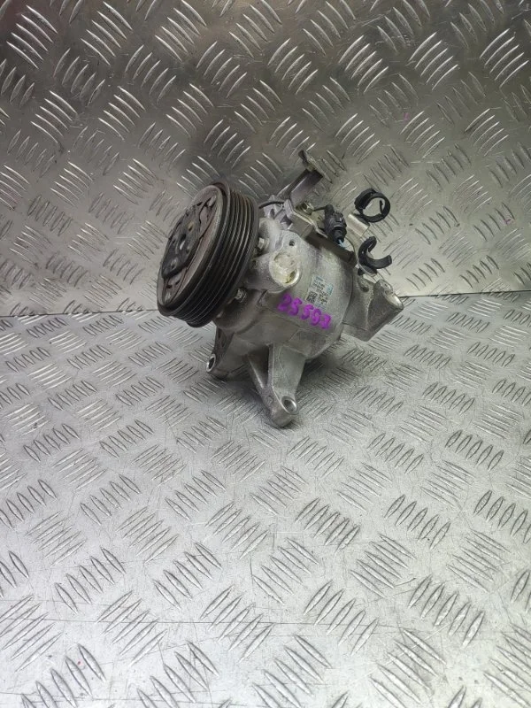 Компрессор кондиционера Subaru Forester 73111FJ000 FB20