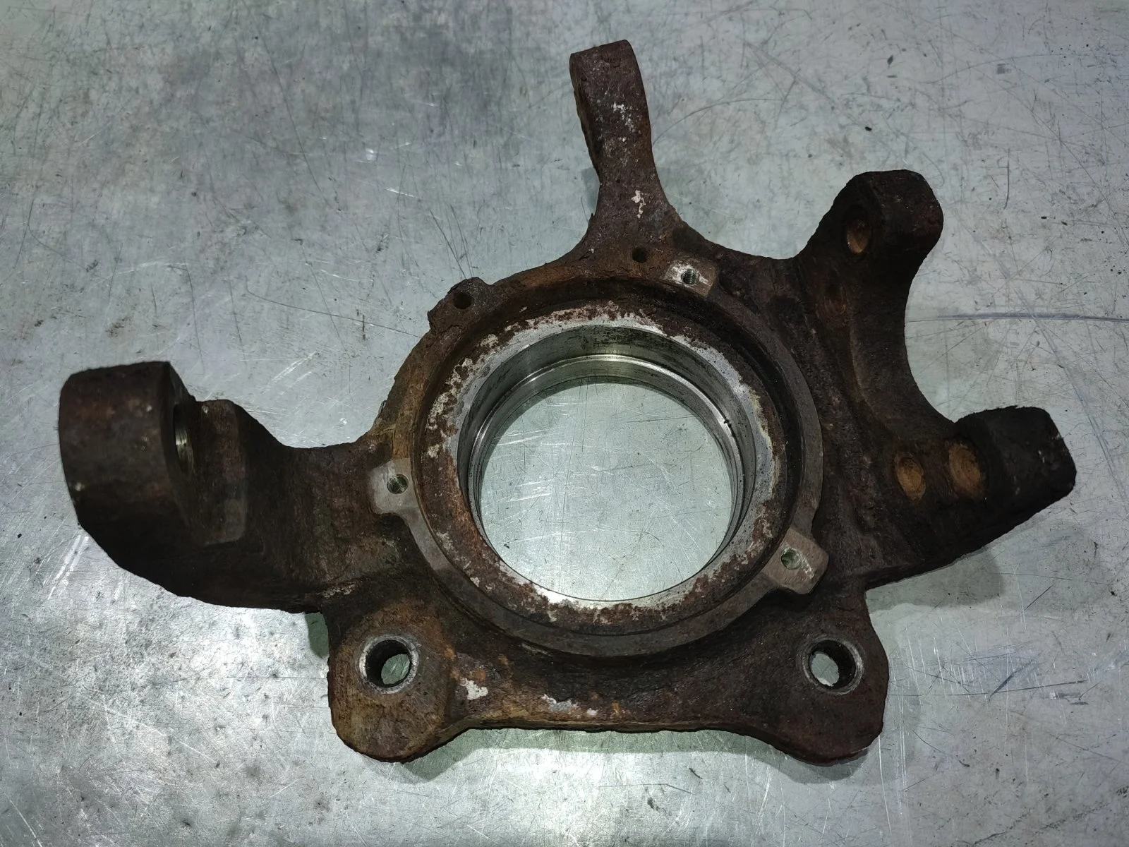 Цапфа (кулак поворотный) SsangYong Kyron 2011 D130