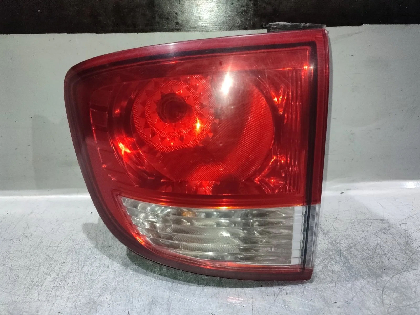 Фонарь SsangYong Kyron 2009 D130