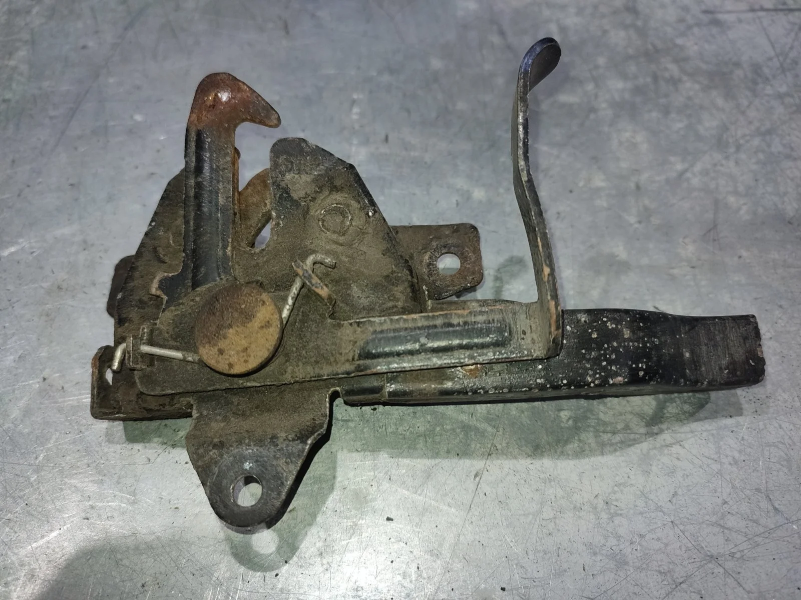 Замок капота SsangYong Kyron 2009 D130