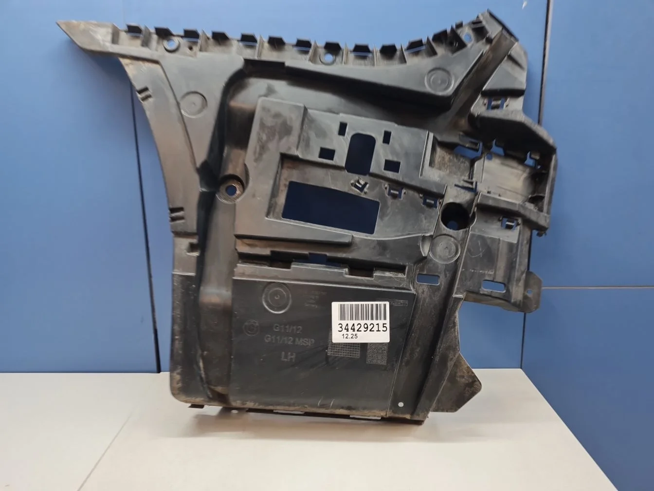 Кронштейн бампера заднего левый для BMW 7 G11 G12 2015-