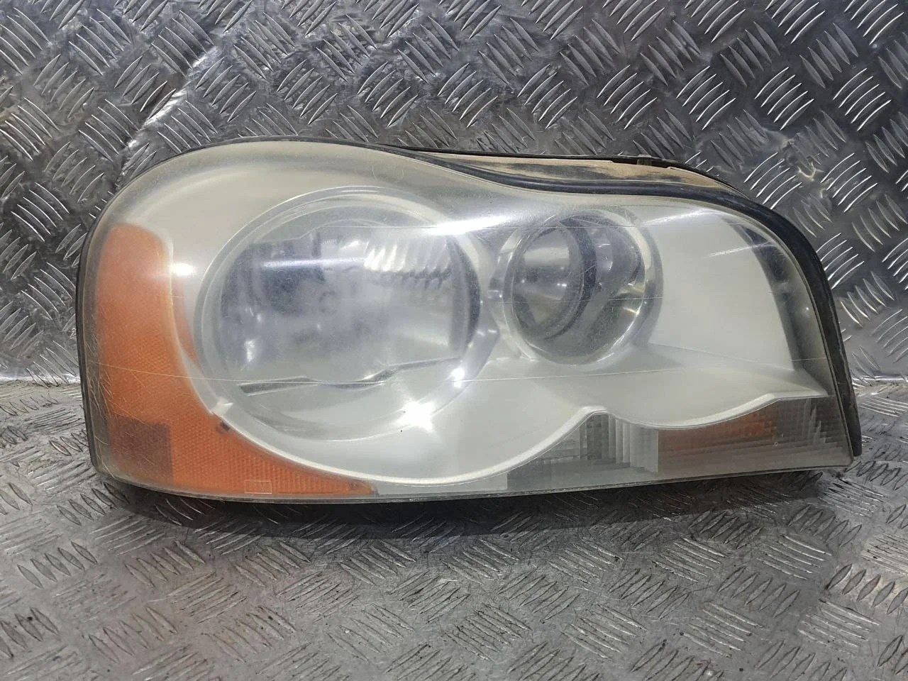 фара правая Volvo XC90