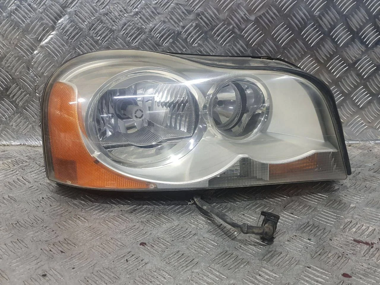 фара правая Volvo XC90