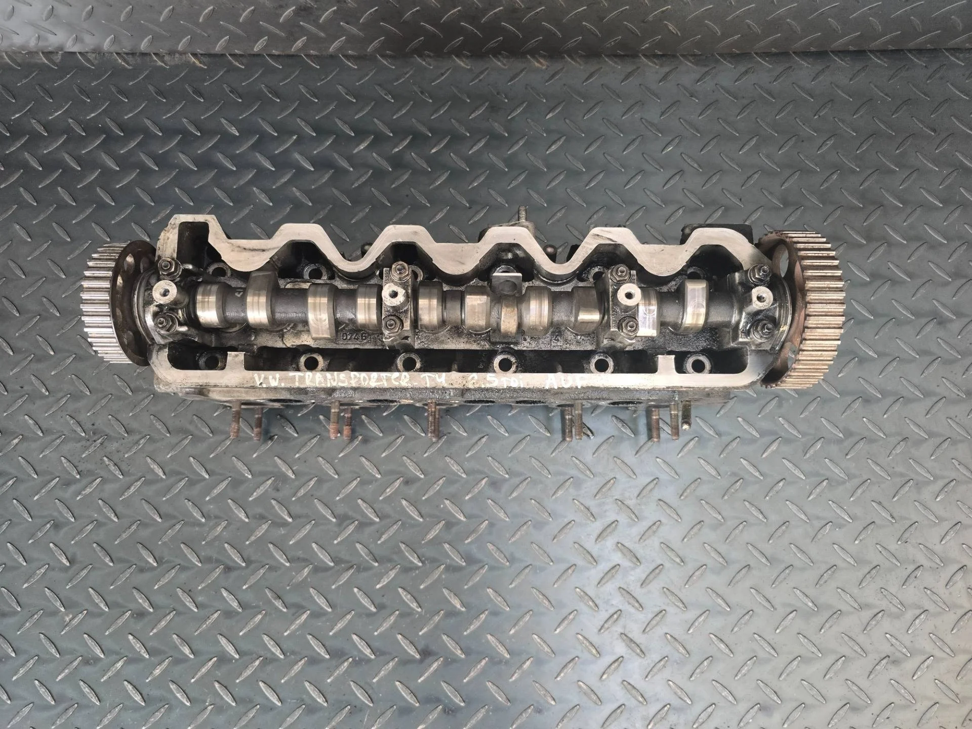 головка блока цилиндров Volkswagen Transporter T4
