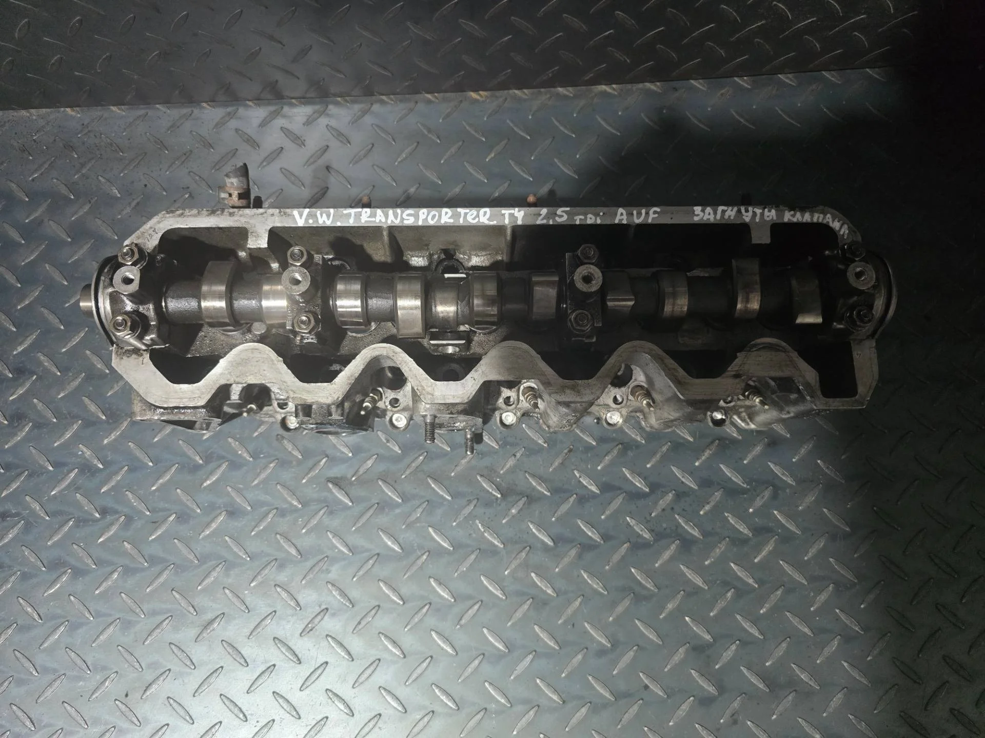 головка блока цилиндров Volkswagen Transporter T4