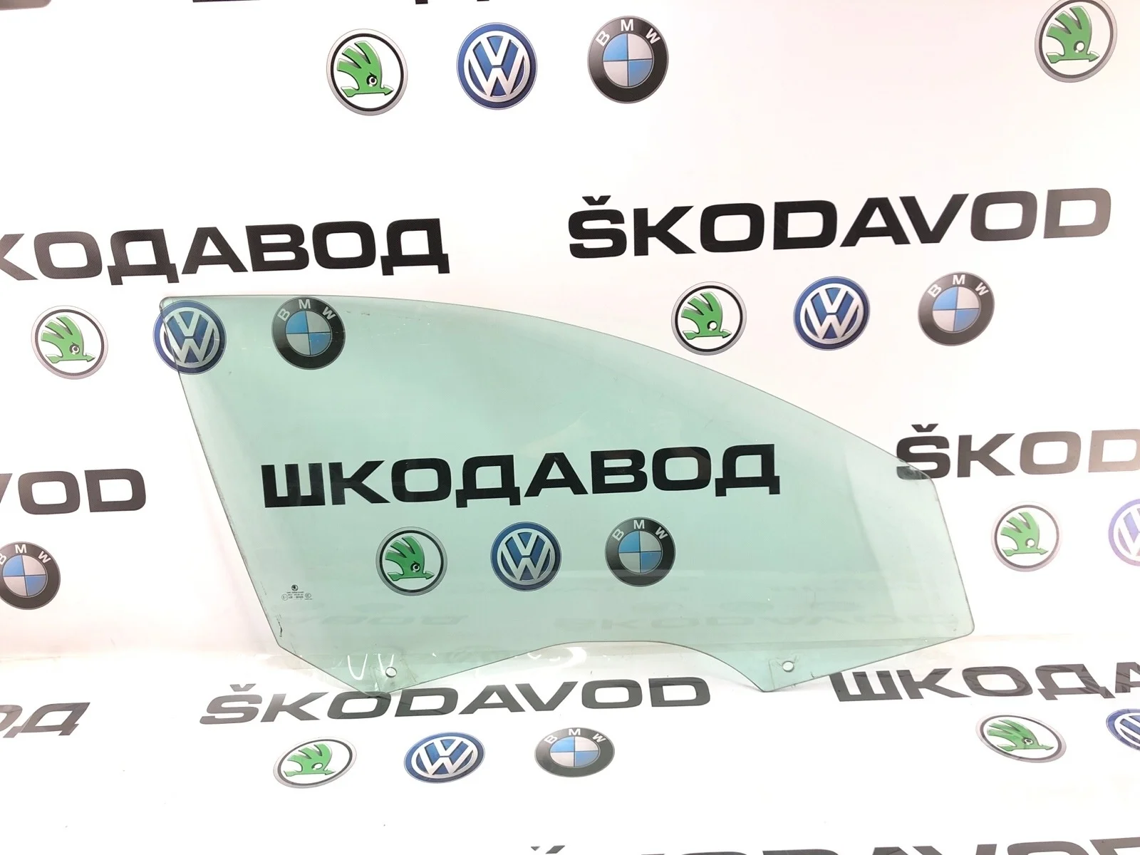 Стекло двери Skoda Superb 2015 3T0845202B 2 РЕСТ (3T), переднее правое