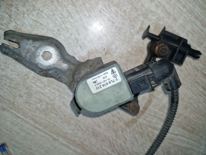 Датчик дорожного просвета рычагом Volkswagen Touareg 2005 7L6