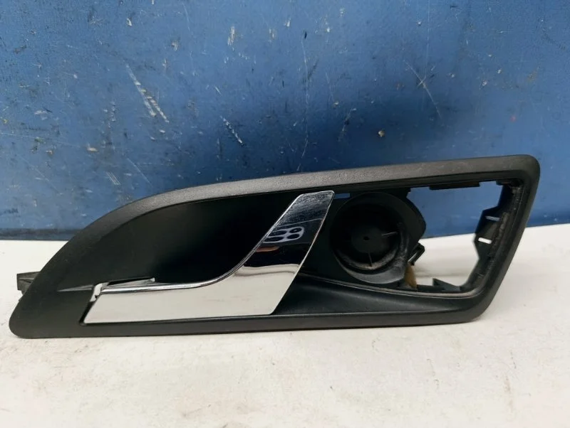 Ручка внутренняя Skoda Octavia A5 2004-2013 1Z0839221A739 1Z, задняя левая