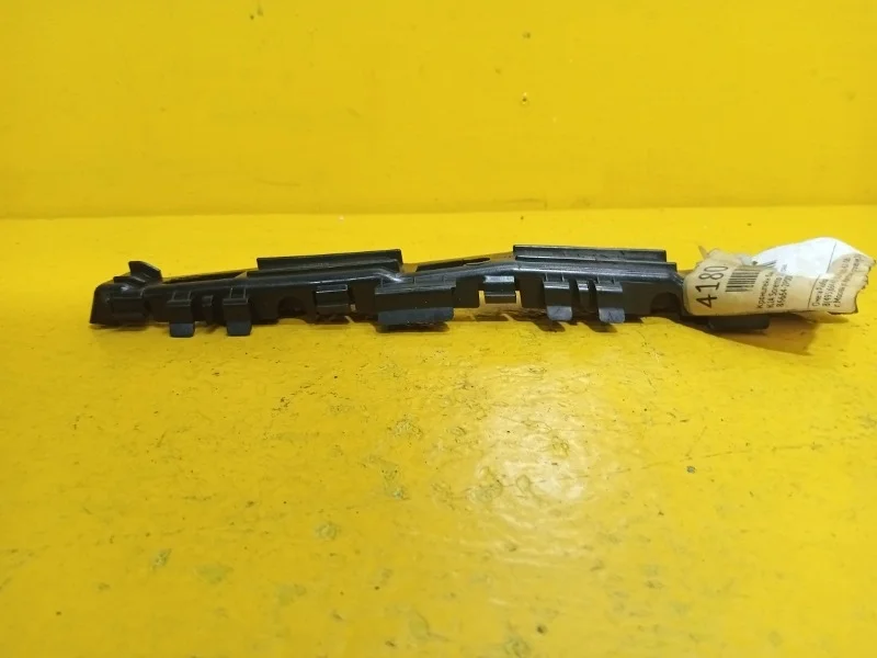 Кронштейн бампера Kia Sorento 2 2009-2012