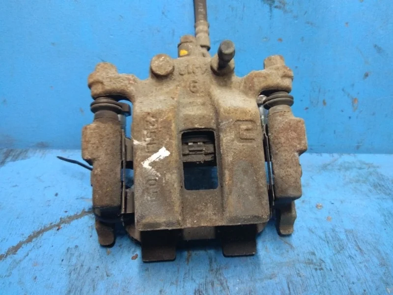 Суппорт тормозной Infiniti G 2007-2014