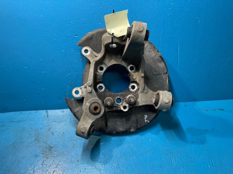 Кулак поворотный Infiniti G 2008-2014