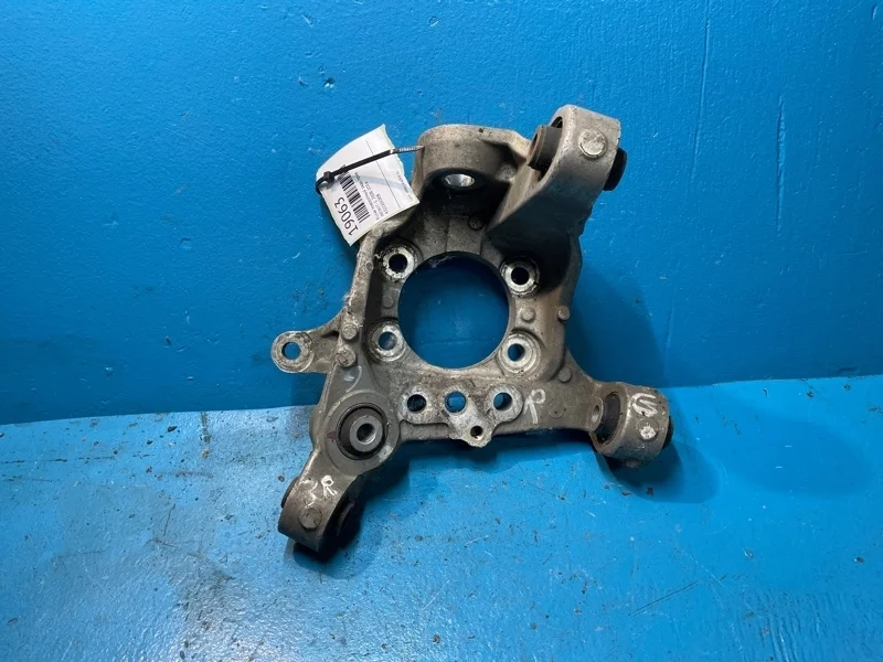 Кулак поворотный Infiniti G 2008-2014