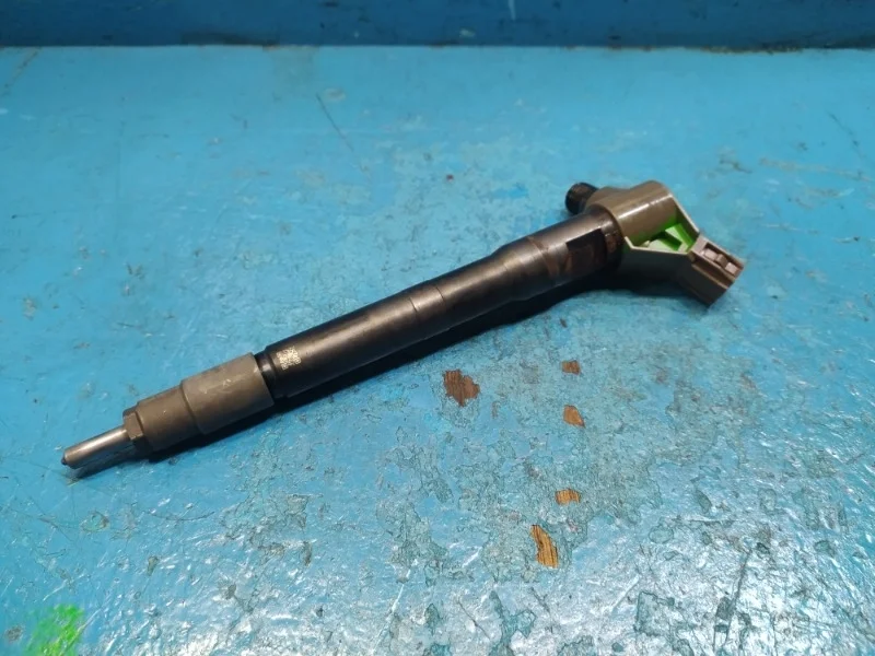 Форсунка топливная Mazda CX-5 2011-2017