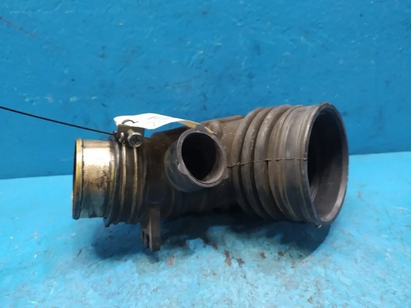 Патрубок воздушного фильтра Nissan Patrol Y61 1997-2008