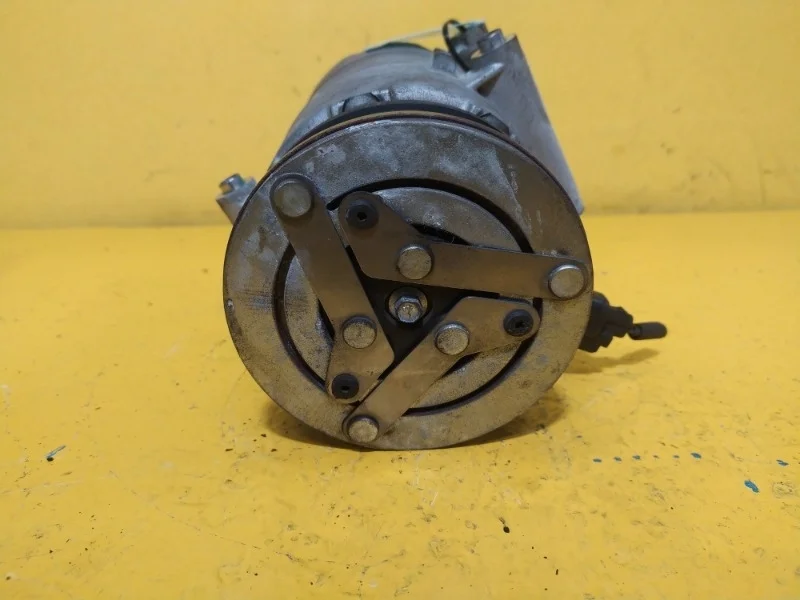 Компрессор кондиционера Volvo S60 2010-2013