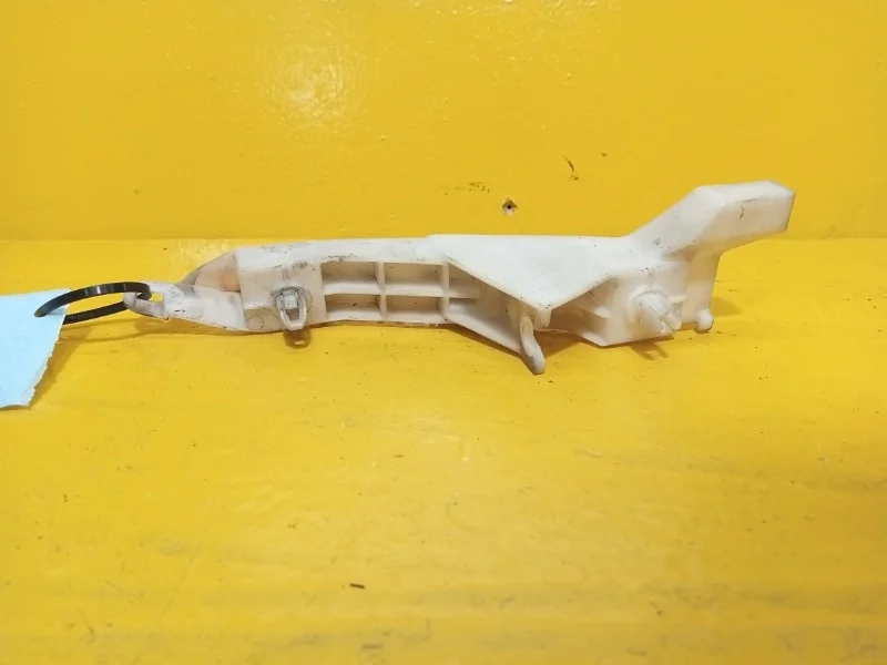 Кронштейн бампера MITSUBISHI Pajero Sport 2 2008-2011