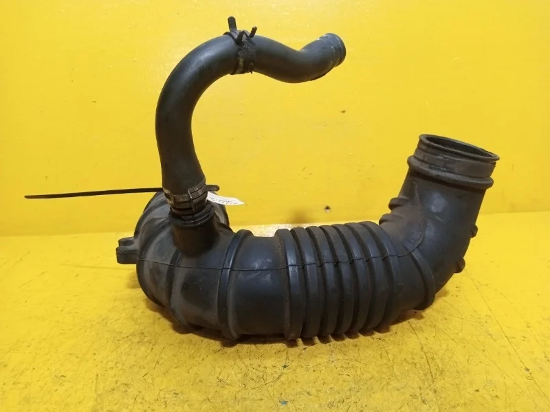 Патрубок воздушного фильтра MITSUBISHI Pajero 4, 3 2010-2017