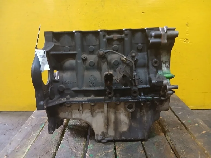 Блок цилиндров двигателя Opel Astra 2004-2015