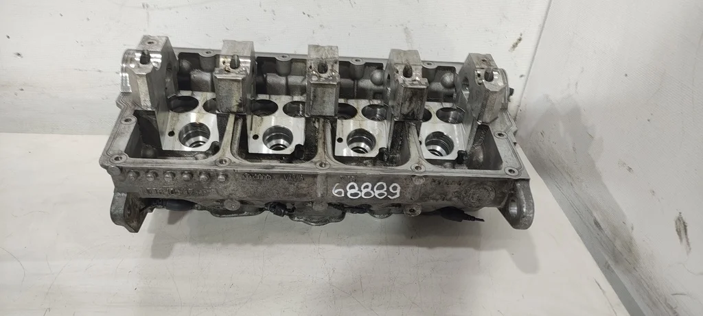 Головка блока цилиндров (ГБЦ) BRS  1.9 TDI Volksw