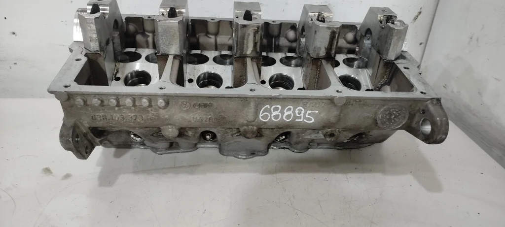 Головка блока цилиндров (ГБЦ) BDJ  2.0 SDI Volksw
