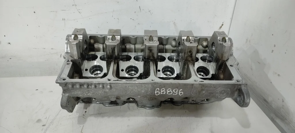 Головка блока цилиндров (ГБЦ) BDJ  2.0 SDI Volksw
