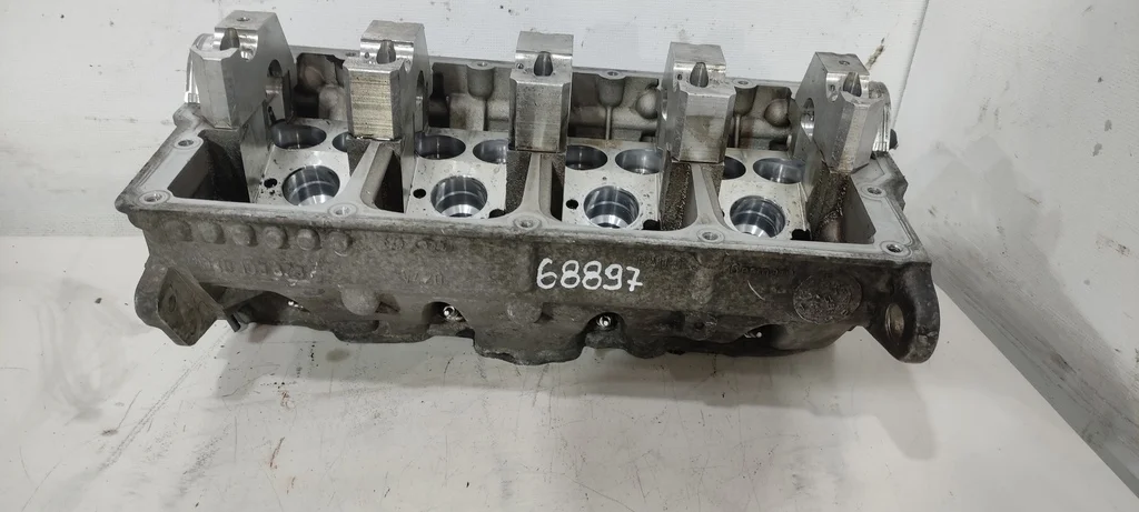 Головка блока цилиндров (ГБЦ) BDJ  2.0 SDI Volksw
