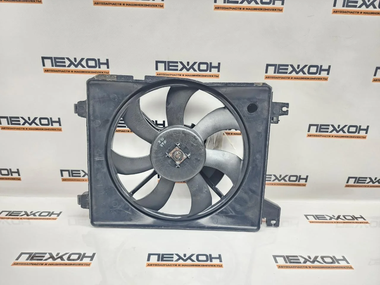 Вентилятор радиатора кондиционера Hyundai Coupe 977302C000 2 2.7