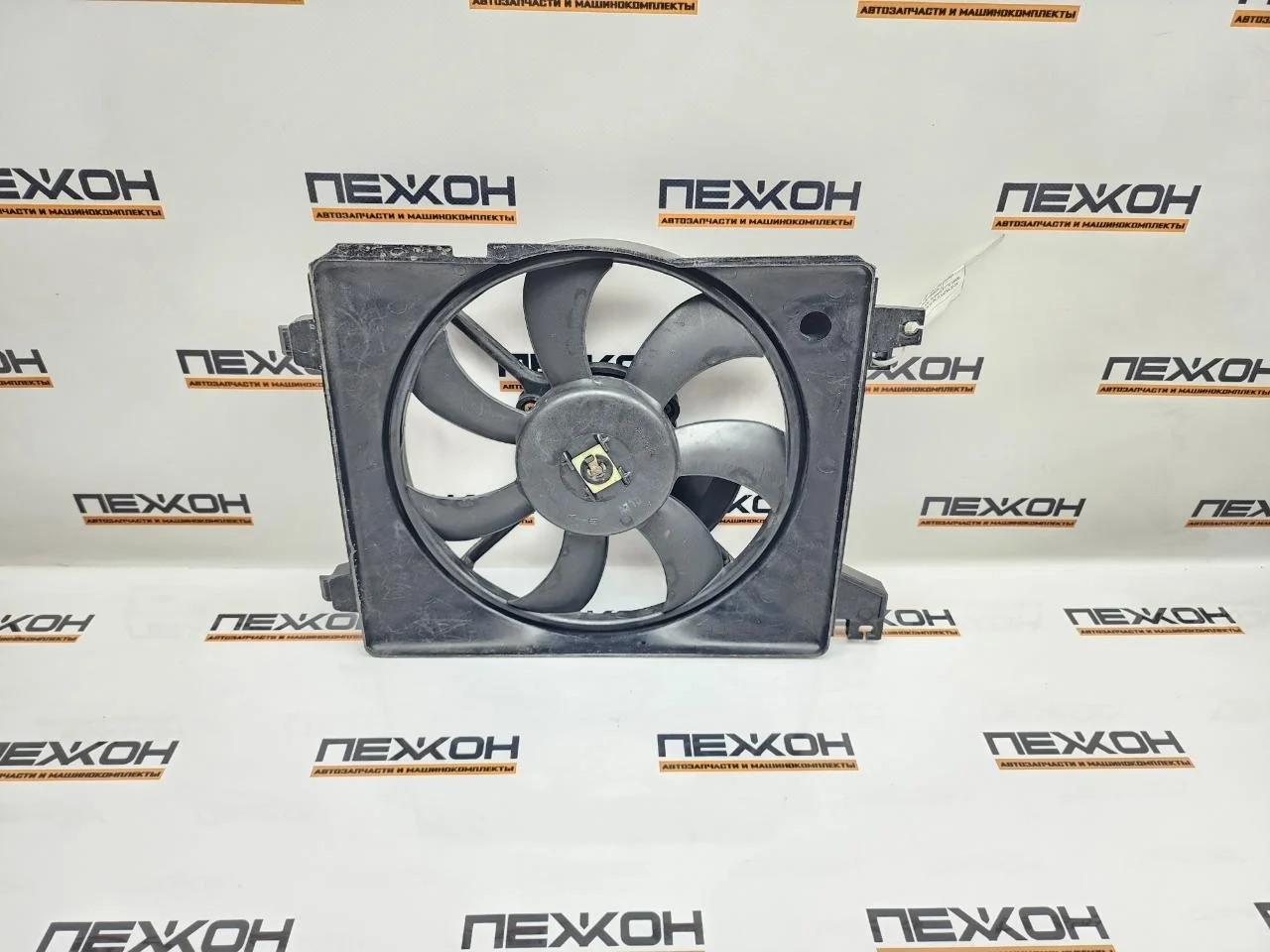 Вентилятор радиатора кондиционера Hyundai Coupe 977302C000 2 2.7