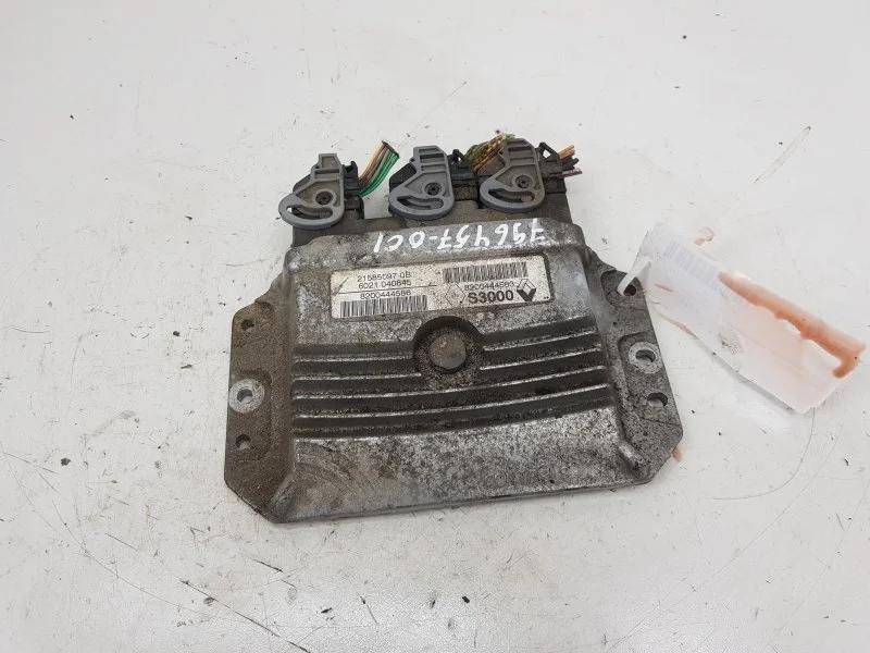 Блок управления двигателем Renault Laguna BN 2