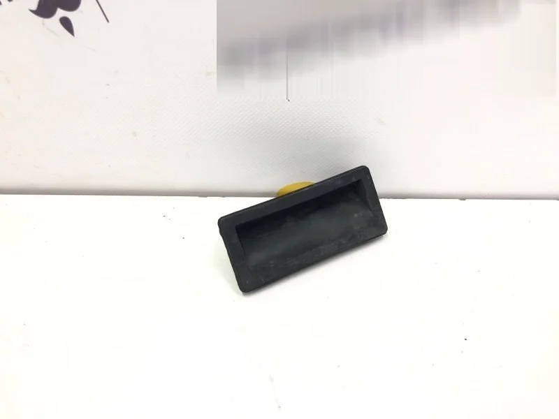 Кнопка открывания багажника Audi A4 2010 5N0827566T B8 1.8 CDHA