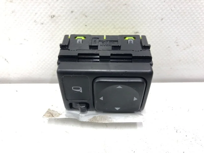 Переключатель регулировки зеркал Nissan Juke 2014 25570CT01B F15 1.6 HR16