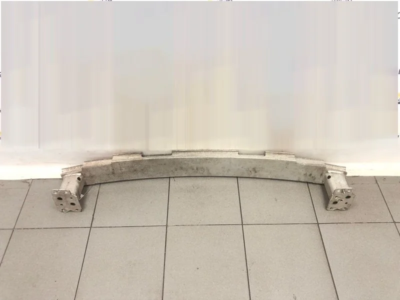 Усилитель бампера Peugeot 508 2011 9670752080 8E_ DV6C, передний