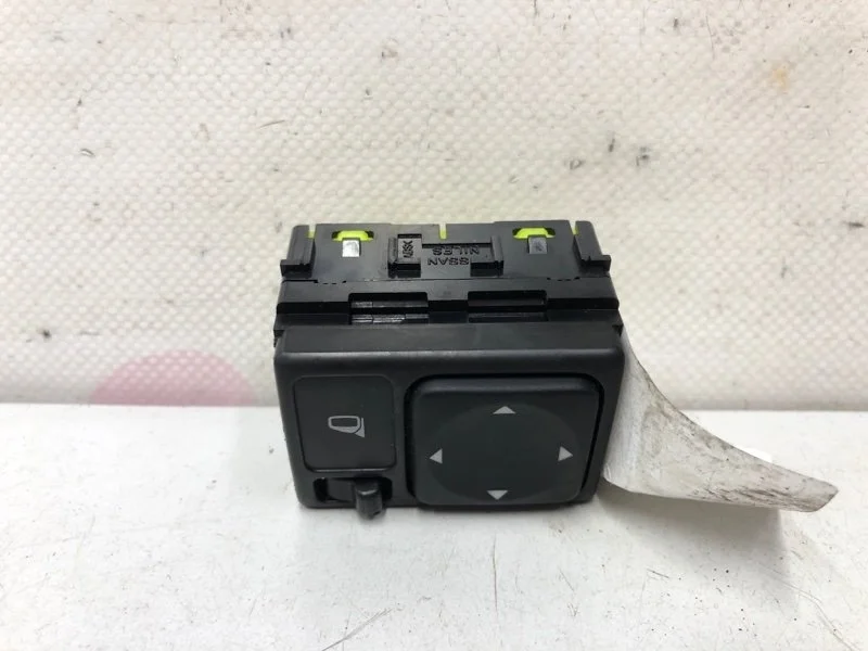 Кнопка регулировки зеркал Nissan Note 2008 25570CT00B E11 1.4 CR14DE