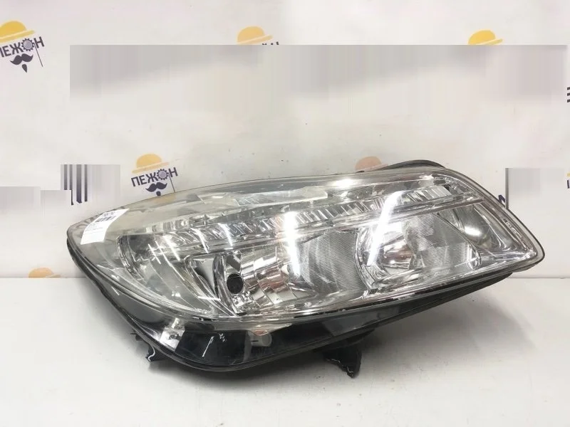 Фара (дефект) Opel Insignia 13226781, правая