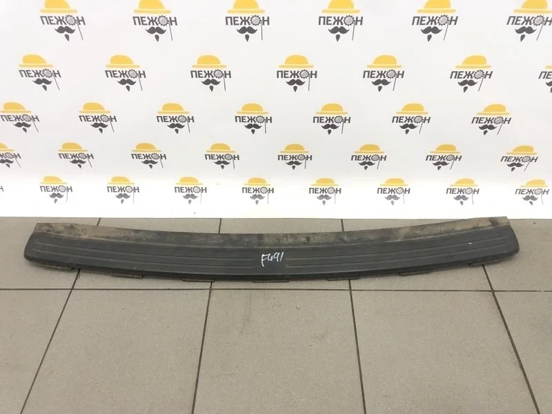 Накладка бампера Land Rover Freelander 2007 LR005751 2 2.2 224DT, задняя