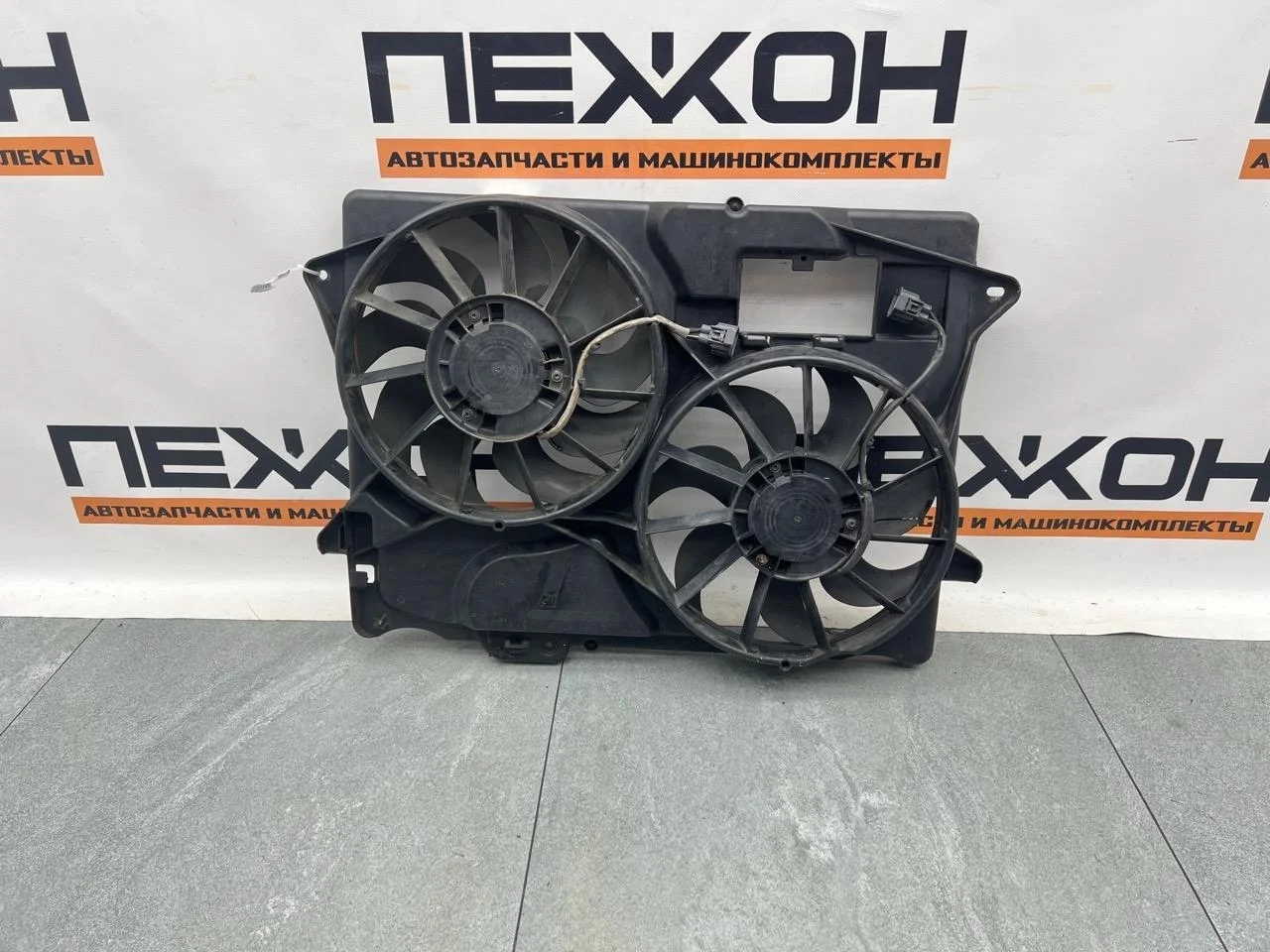 Диффузор с вентилятором Chevrolet Captiva 2011 20874704 C100 2.2 Z22D1