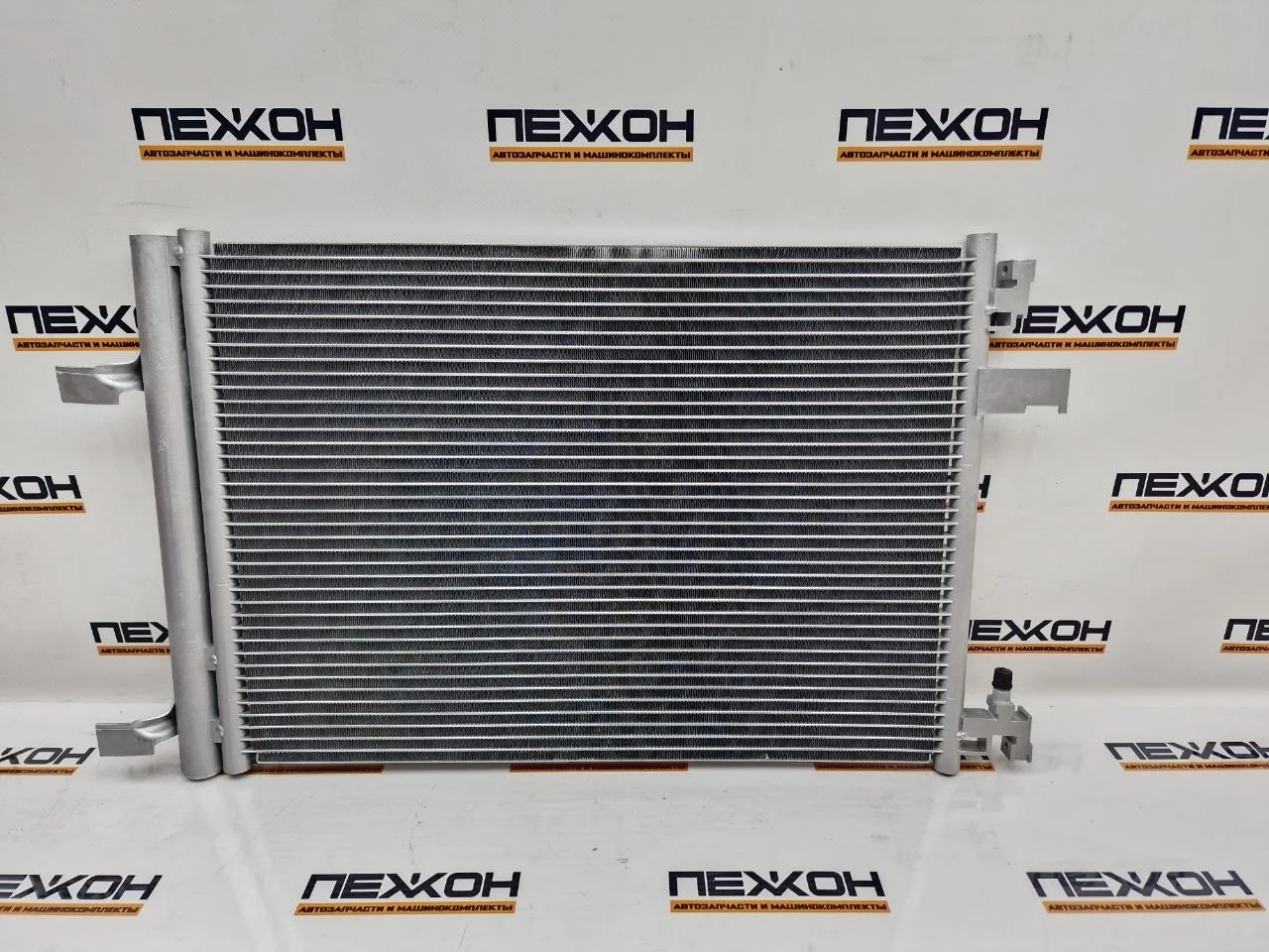 Радиатор кондиционера (не оригинал) Chevrolet Cruze CVCRZ09931 1