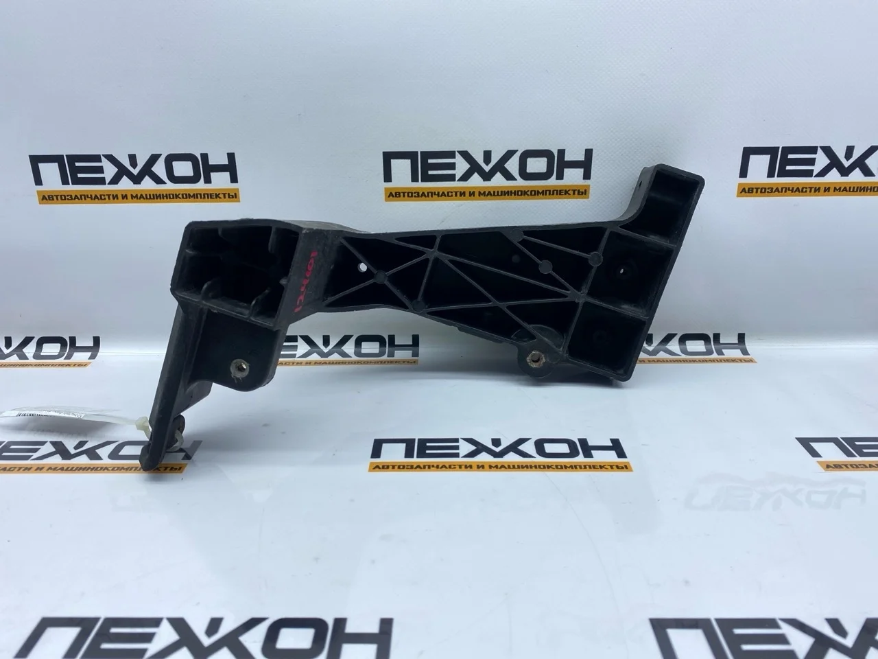 Кронштейн фары Hyundai I40 2013 641463Z000 VF 1.7 D4FD, правый