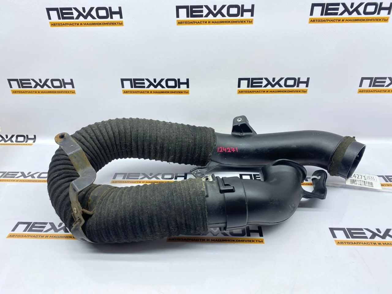 Патрубок воздушного фильтра Toyota Auris 2008 1775237030 E150 1.6 1ZRFE