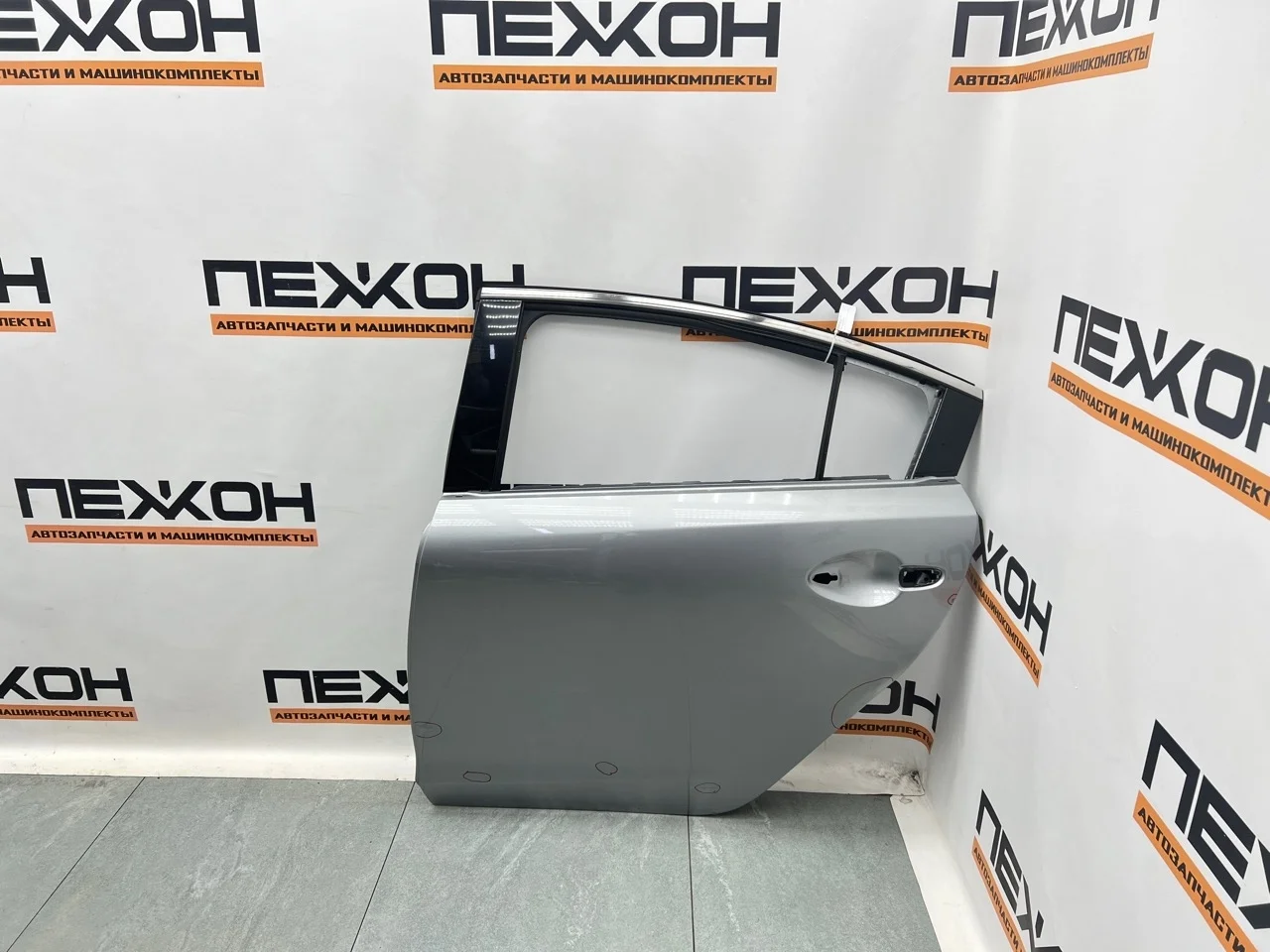 Дверь Mazda 6 2012 GHY17302XB GJ 2.2 SH, задняя левая