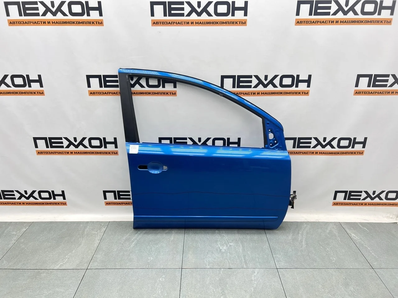 Дверь Nissan Note 2008 H01009U0M0 E11 1.4 CR14DE, передняя правая